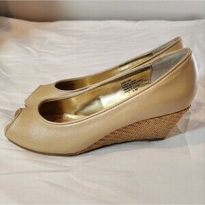 AJ Valenci Elegant Cream Leather Wedge Peep-Toe Shoes 7.5M